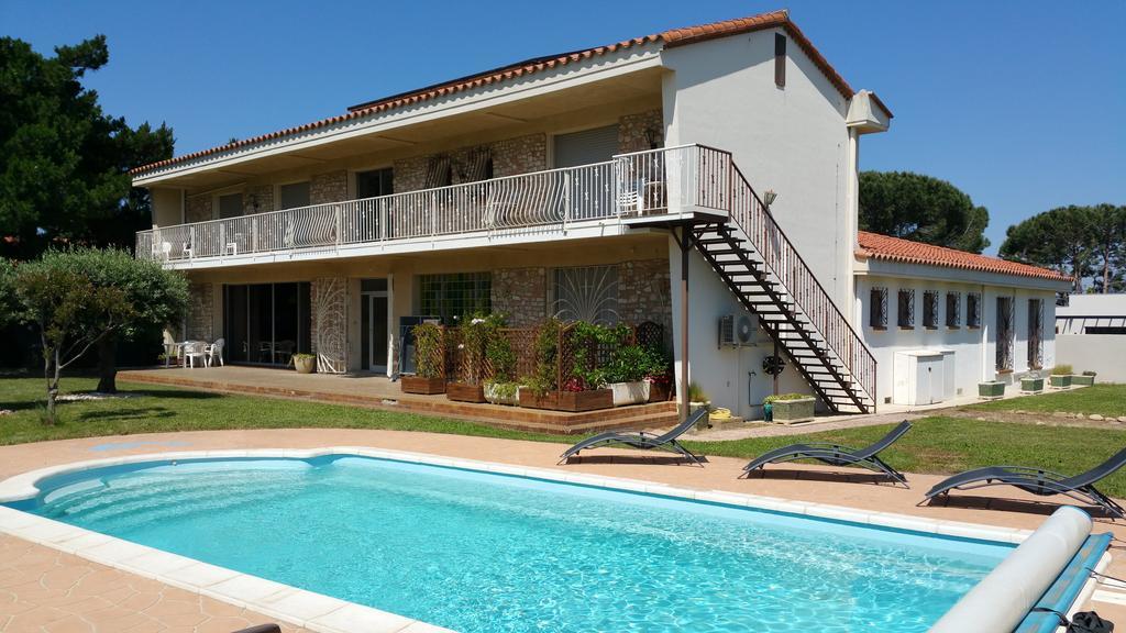 Chambres D'Hotes Et Gites Al Pati Sorede Luaran gambar